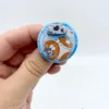 Disney Badge BB8 Droïde Star Wars The Force Awaken Robot Blanc Orange
