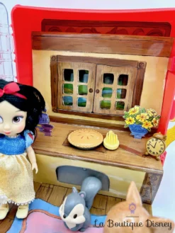Ensemble De Jeu Coffret Mini Poupée Blanche Neige Animators Collection Disney Store Pop Up Environnement Valise -Magasin De Décoration Disney coffret mini poupee blanche neige animators collection pop up environment disney store valise rouge 5