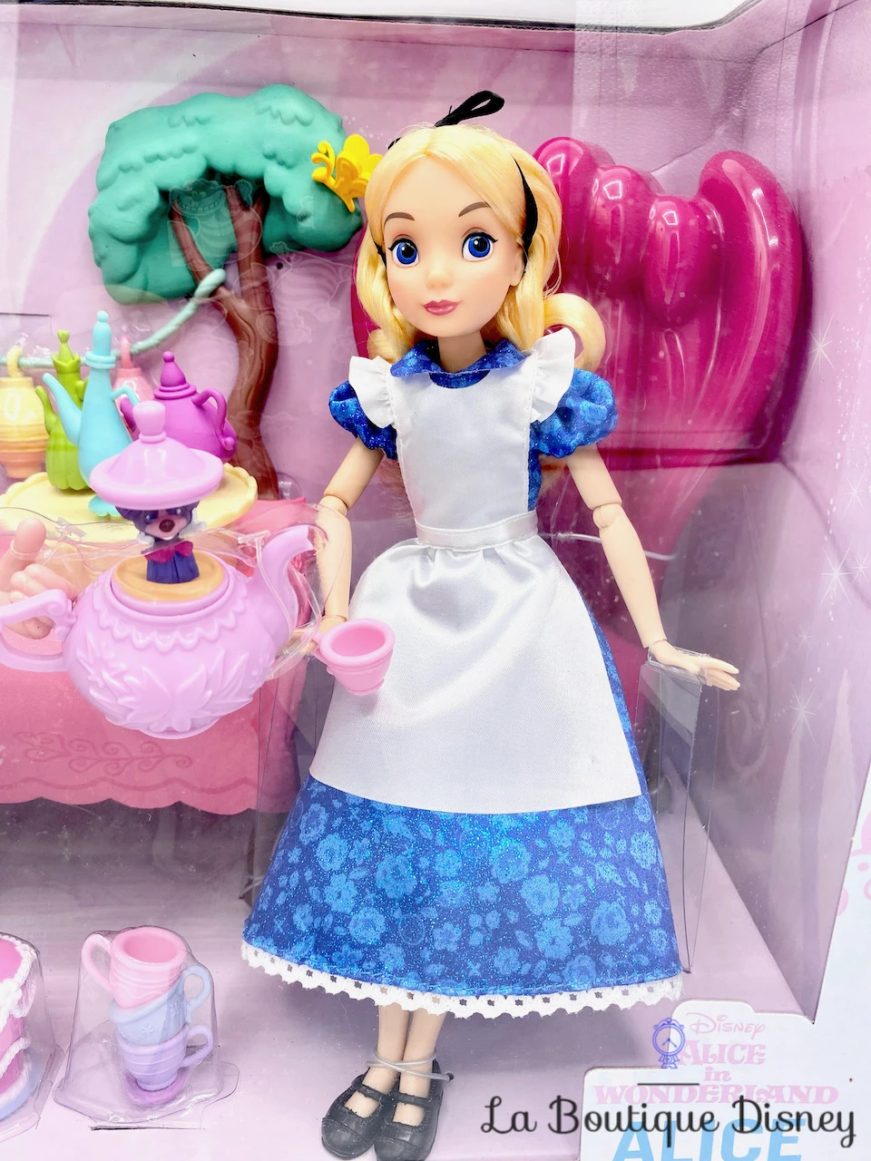 Coffret De Jeu Poupée Service à Thé Alice Au Pays Des Merveilles Disney Store Chapelier Fou 3 Coffret De Jeu Poupée Service à Thé Alice Au Pays Des Merveilles Disney Store Chapelier Fou – Image 3