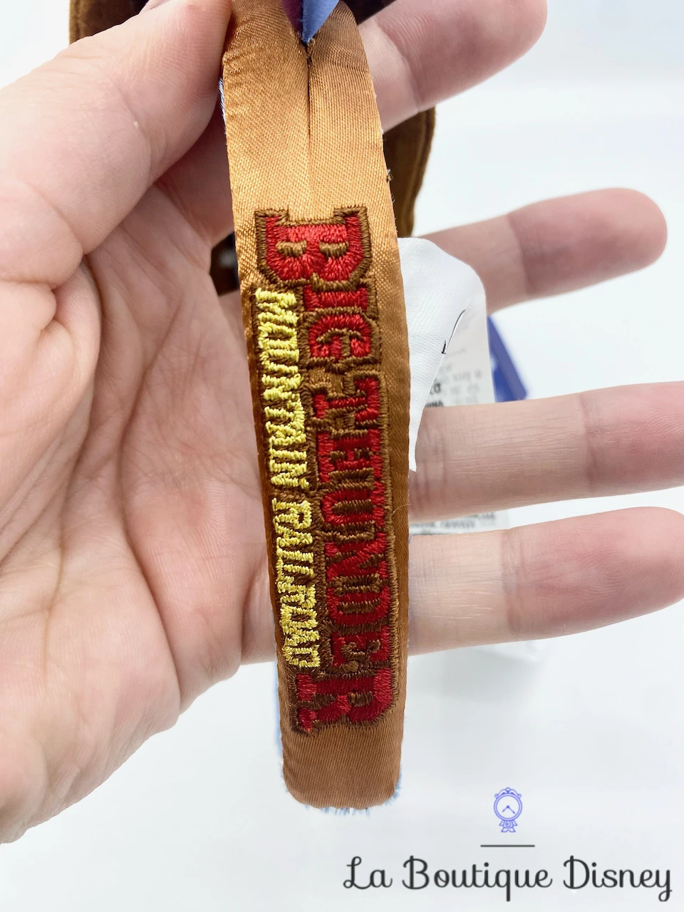 Serre Tête Oreilles Mickey Mouse The Main Attraction Série 9 Big Thunder Moutain Railroad Disney Store Ears Édition Limitée 6 Serre Tête Oreilles Mickey Mouse The Main Attraction Série 9 Big Thunder Moutain Railroad Disney Store Ears Édition Limitée – Image 6