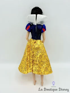 Poupée Blanche Neige Disney Store Princesse Mannequin Robe Souillon 30 Cm -Magasin De Décoration Disney poupee blanche neige et les sept nains disney store mannequin robe souillon 6