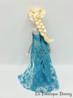 Poupée Elsa Disney Store 2020 La Reine Des Neiges Robe Paillettes Bleu -Magasin De Décoration Disney poupee elsa la reine des neiges disney store 2020 bleu mannequin 5