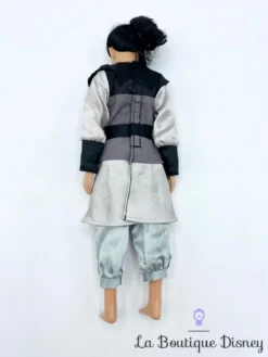 Poupée Li Shang Disney Store Mulan Guerrier Mannequin 32 Cm -Magasin De Décoration Disney poupee shan li prince mulan disney store mannequin guerrier 0 3