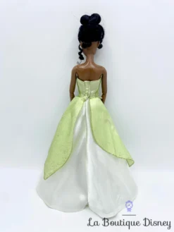 Poupée Tiana La Princesse Et La Grenouille Disney Store Mannequin Robe Verte 32 Cm -Magasin De Décoration Disney poupee tiana la princesse et la grenouille disney store mannequin 3