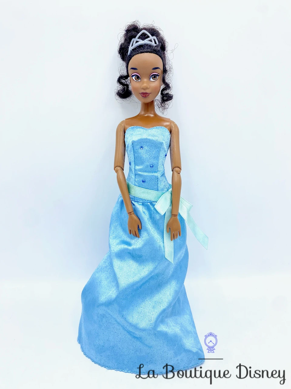 Poupée Tiana La Princesse Et La Grenouille Disney Store Mannequin Robe Bleue 33 Cm 1 Poupée Tiana La Princesse Et La Grenouille Disney Store Mannequin Robe Bleue 33 Cm