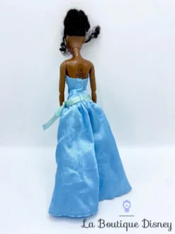 Poupée Tiana La Princesse Et La Grenouille Disney Store Mannequin Robe Bleue 33 Cm 7 Poupée Tiana La Princesse Et La Grenouille Disney Store Mannequin Robe Bleue 33 Cm -Magasin De Décoration Disney poupee tiana la princesse et la grenouille disney store robe bleu 2