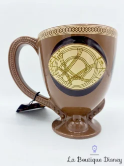 Tasse Doctor Strange In The Multiverse Of Madness Marvel Disney Store Mug ShopDisney Marron Relief 3D -Magasin De Décoration Disney tasse docteur strange multiverse of madness marvel studios disney parks mug disney marron oeil 2