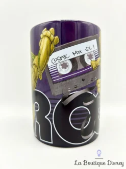 Tasse Groot Cosmic Mix Les Gardiens De La Galaxie Marvel Disney Store 2023 Mug Violet -Magasin De Décoration Disney tasse groot cosmic mix cassette audio disney parks 2023 mug les gardiens de la galaxie violet 0