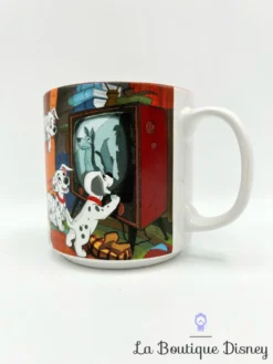 Tasse Scène Les 101 Dalmatiens Disney Store Mug Walt Disney Classics 2008 Scène Films Chiens Télévision -Magasin De Décoration Disney tasse scene les 101 dalmatiens disney store exclusive classics 2008 mug scenes films rouge 5