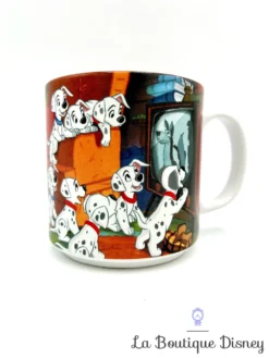 Tasse Scène Les 101 Dalmatiens Disney Store Mug Walt Disney Classics 2008 Scène Films Chiens Télévision -Magasin De Décoration Disney tasse scene les 101 dalmatiens disney store exclusive classics 2008 mug scenes films rouge 6